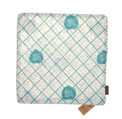 Silke pudebetræk 50x50 cm med dyb lilla bordeaux farve og tætte svungne suzani-mønstre i vintage etnisk boheme orientalsk stil