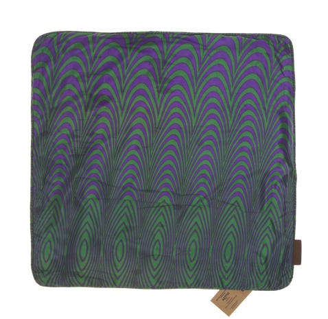 Seidenkissenbezug 50x50 cm in Burgunderrot mit feinem Punkt- und Rautenmuster im Sari-Kissenstil mit indischem Boho-Ethno-Stil