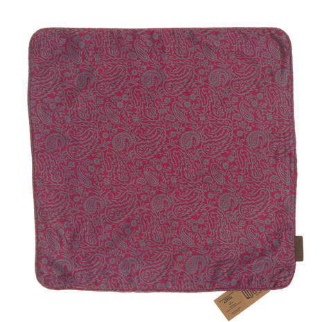 Seidenkissenbezug 50x50 cm in Türkisblau mit dunkelblauen Paisley-Ornamenten im nordisch-boho-orientalischen Vintage-Stil als einzigartiges Kissen.