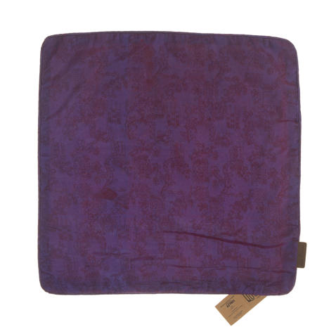 Seidenkissenbezug 50x50 cm mit farbenfrohem, orientalischem Vintage-Suzani-Muster in Kobaltblau und Rostorange mit Blüten auf orangefarbenem Grund für ein Boho-Kissen