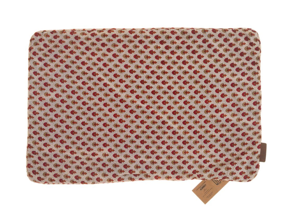Seidenkissenbezug 60x40 cm in Cremeweiß mit farbenfrohem rotem Blumenmuster für Sari-Kissen im Boho-Vintage-Stil mit indischem Ethno-Flair.