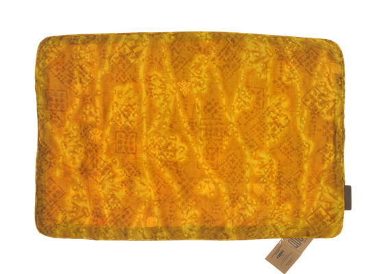 Silke pudebetræk 60x40 cm som sari pude i sennepsgul gyldent satin med fine orientalske mønstre i vintage boheme stil unik pude