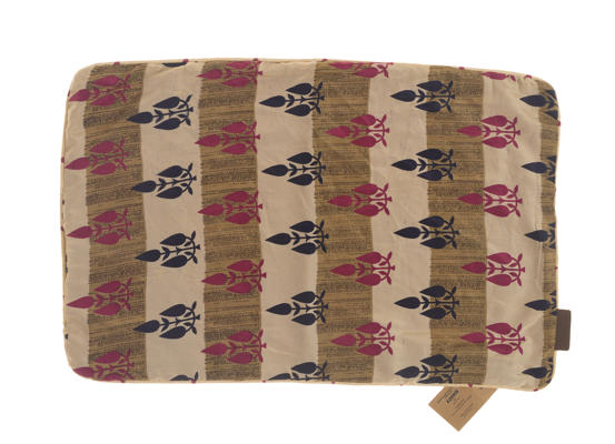 Silke pudebetræk 60x40 cm i beige og brun med farverigt fiskemotiv i navy og pink etnisk sari pudebetræk boho