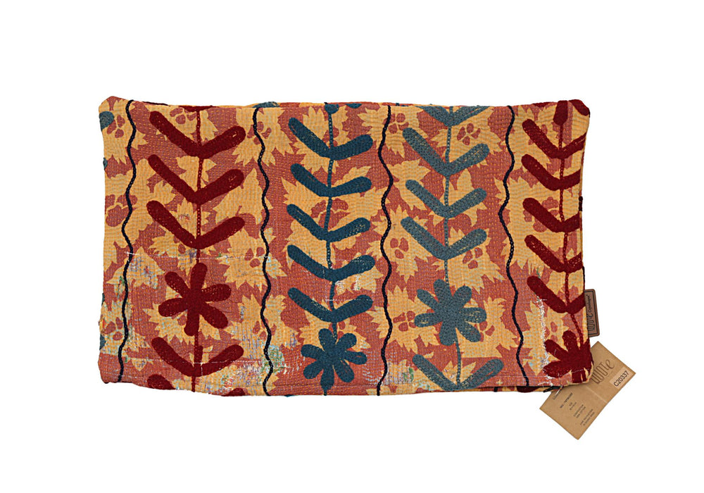 Suzani Kissenbezug 30x50 cm in Gelb und Ocker mit farbenfrohen burgunderroten und blauen Blumenmustern und schwarzer Konturnaht, Vintage-Boho-Kissen im indischen Stil