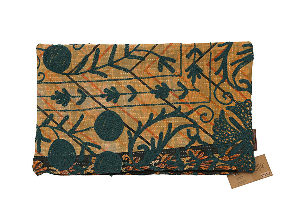 Unikt suzani pudebetrÃ¦k 30x50 cm med farverigt okker og orange mÃ¸nster samt mÃ¸rkegrÃ¸nne etniske broderier i boho vintage stil