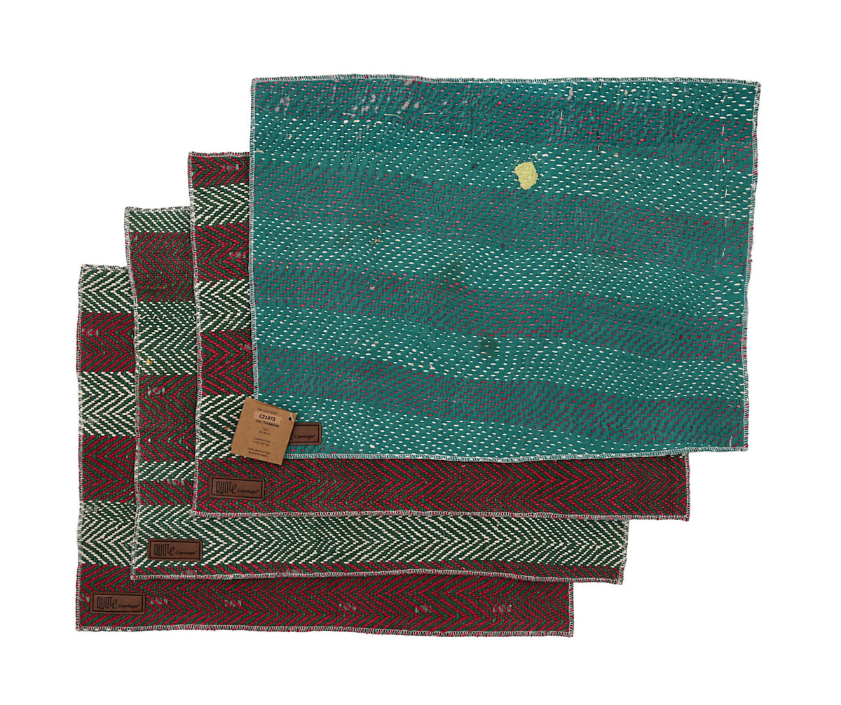 Set mit 4 Platzsets (33 x 44 cm) in Grün, Rot und Creme mit Punkt- und Zickzackmuster und Fransenrand