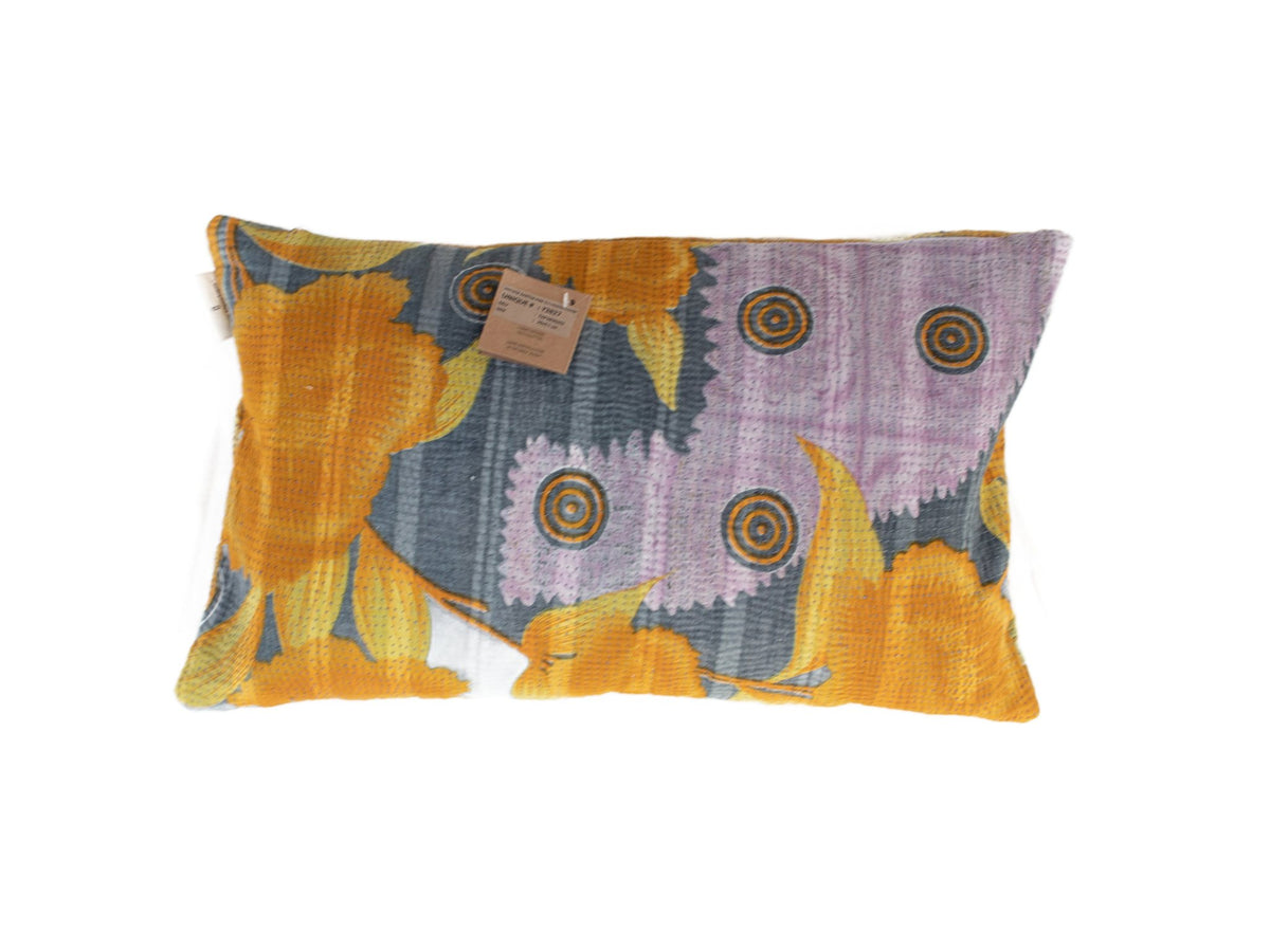 Sari-Kissenbezug 30x50 in Senfgelb mit beigen, cremefarbenen und helltürkisfarbenen Mustern, Kreisen und Ornamenten - einzigartiger indischer Kissenbezug im Vintage-/Boho-Stil.