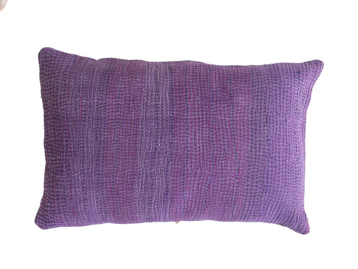 Sari-Kissenbezug 60x40 cm in Dunkelblau und Altrosa, mit dekorativen orientalischen Karos und Pflaumenmustern sowie ethnischen Details – einzigartiger indischer Kissenbezug im Boho-/Vintage-Stil