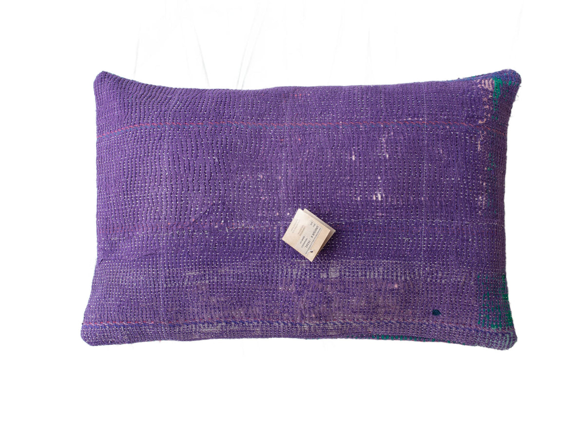 Sari-Kissenbezug 60x40 mit farbenfrohen Boho-Mustern in Weiß, Rosa und Marineblau – einzigartiges Sari-Kissen im orientalischen Patchwork-Look, ethnisch und im Vintage-Stil