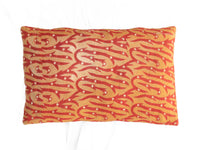 Einzigartiger Sari-Kissenbezug (60x40) mit farbenfrohen indischen Elefantenmustern in Orange, Grün und Schwarz – Vintage-Boho-/Bohemian-Sari-Kissen im ethnisch-orientalischen Stil