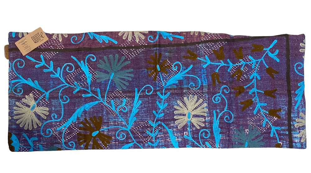 Einzigartiger Suzani-Kissenbezug (50 x 50 cm) in Lila und Türkis mit farbenfrohen Blumenmustern und Ziernähten für indische Boho-Sari-Kissen