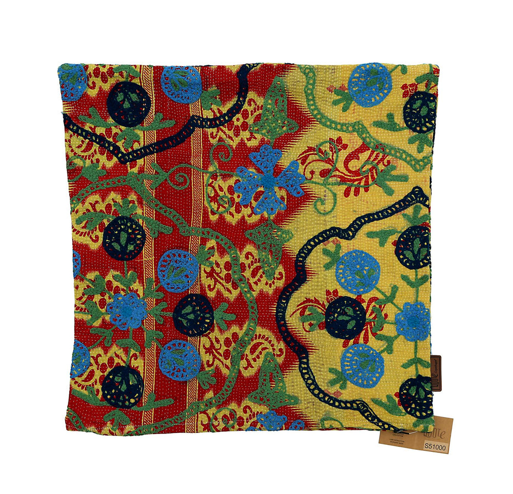 Bunter Suzani-Kissenbezug mit orientalischen Blumen und verschnörkelten Ranken in Rot, Gelb, Blau und Grün mit schwarzen Umrissen für ein Boho-Kissen