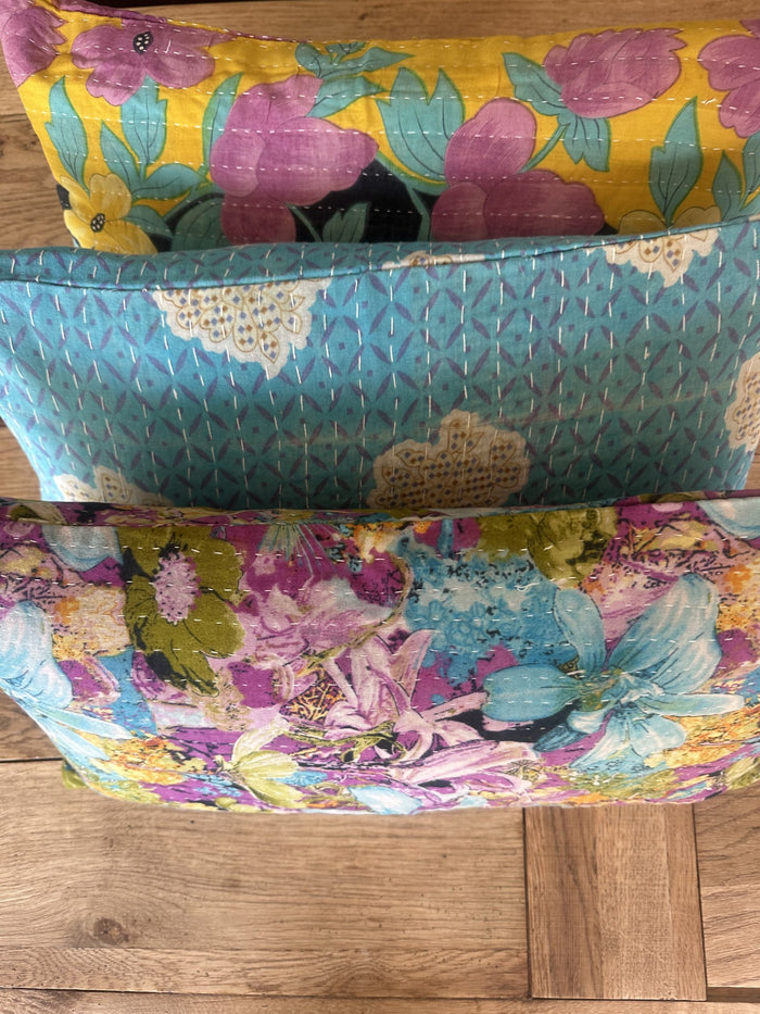 Kantha Trio 07 – 3 Sari pudebetræk 30×50 – Quote Copenhagen