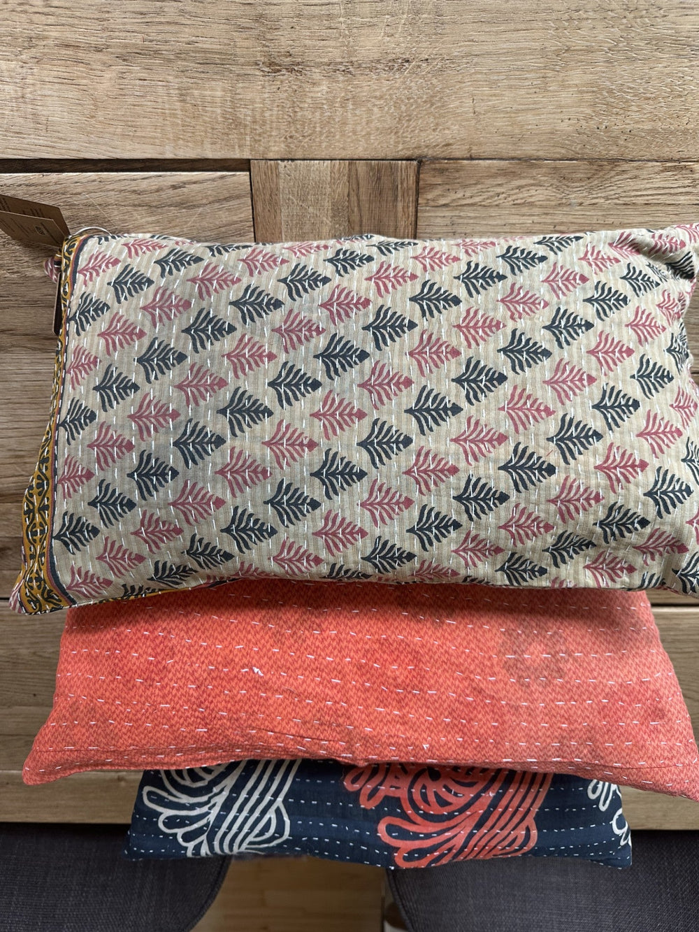 Kantha Trio 15 – 3 Sari pudebetræk 30×50 – Quote Copenhagen