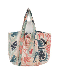 Suzani Vintage Beach dahinter