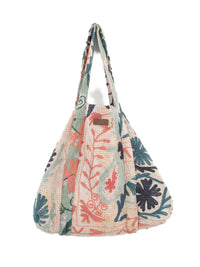 Suzani Vintage Beach dahinter