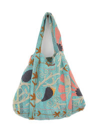 Suzani Vintage Beach dahinter