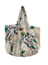 Suzani Vintage Beach dahinter