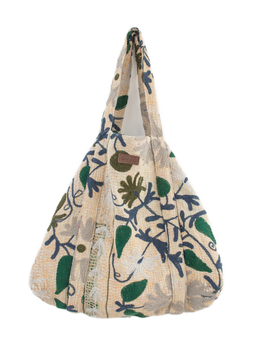 Suzani Vintage Beach dahinter