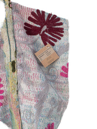 Suzani Vintage Beach dahinter