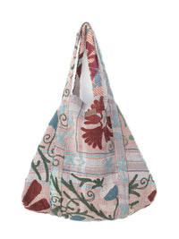 Suzani Vintage Beach dahinter