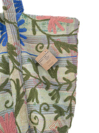 Suzani Vintage Beach dahinter