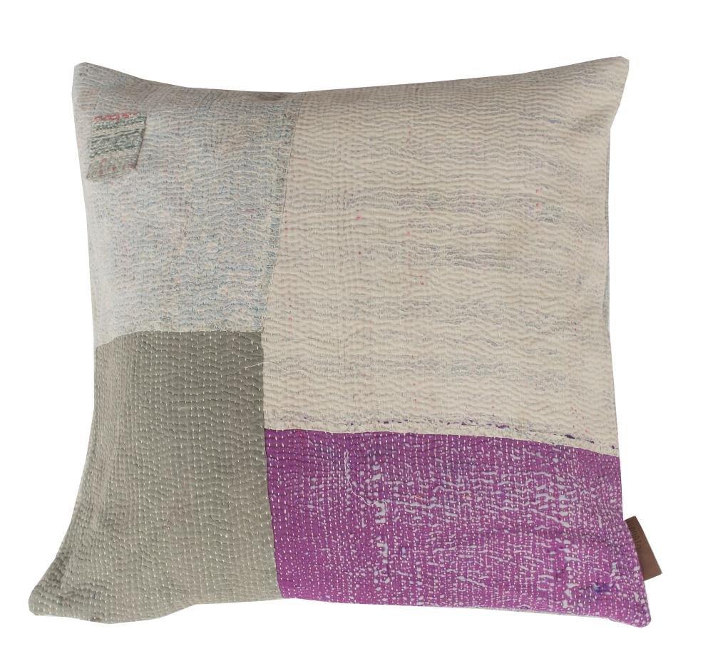 Sari pillowcase 50x50 with colorful boho/bohemian patterns in white, light gray and purple, unique Indian vintage sari pillow for sofa and bed