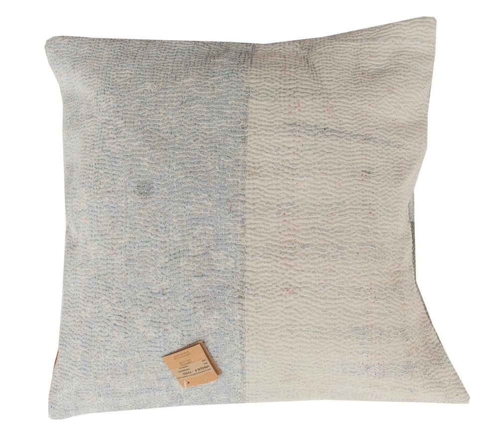 Sari pillowcase 50x50 with light blue and off-white colors, vintage wavy pattern and sari pillow for boho/bohemian decor