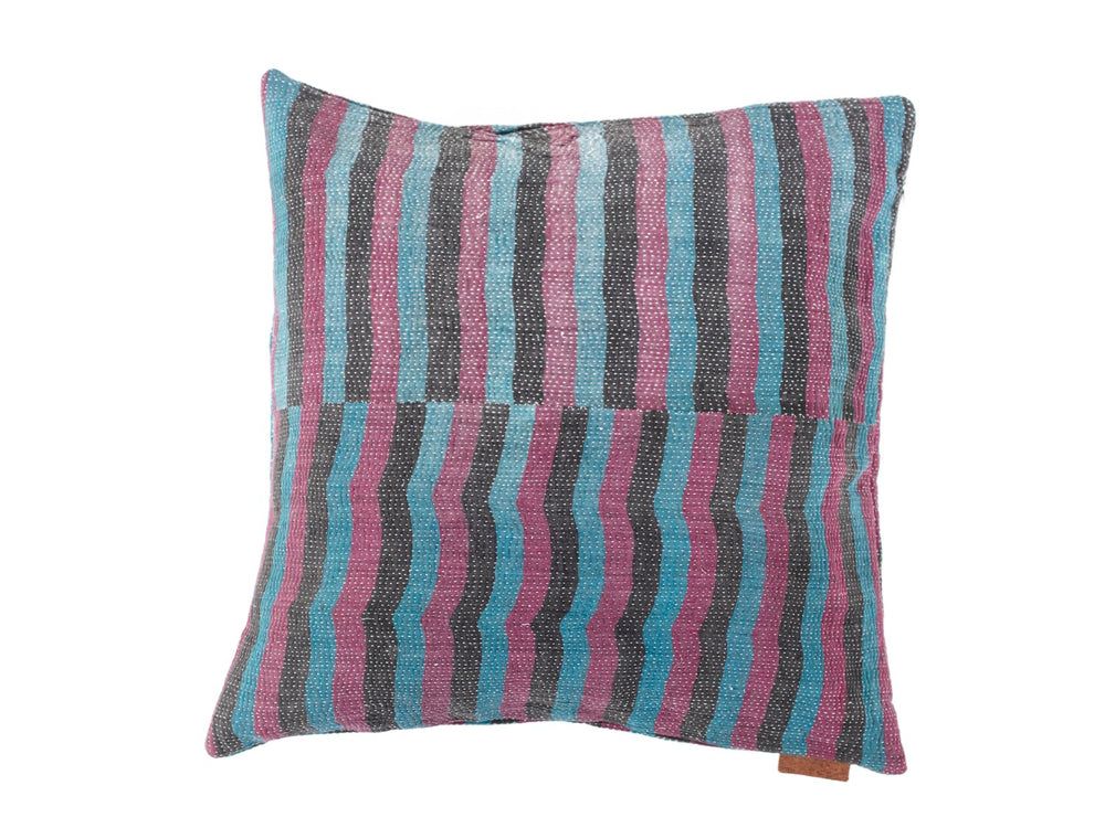 50x50 Sari-Kissenbezug im Bohemian/Boho-Stil mit bunten Streifen in Blau, Rosa und Dunkelgrau, Vintage-Textil aus Indien für Sari-Kissen und einzigartige Kissen.