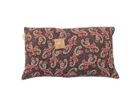 Sari-Kissenbezug 30x50 cm mit orientalischem Vintage-Muster in Schwarz, Rot und Beige – farbenfrohe Sari-Kissen/Boho-Kissenbezug im Upcycling-Stil